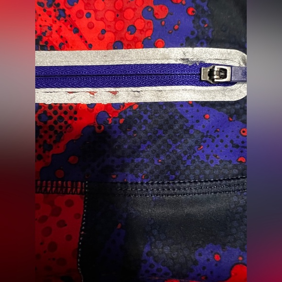 Athleta Electric Sonar Crop Leggings Size Small - Picture 8 of 8